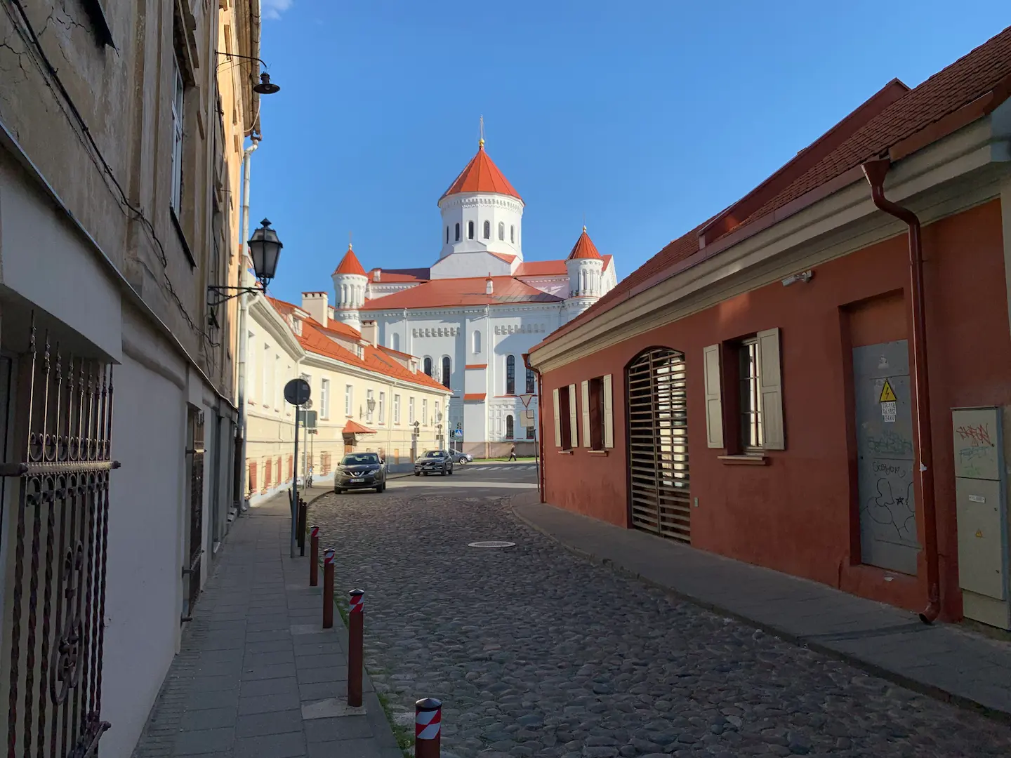 LITUANIE_VILNIUS_RUE_EGLISE